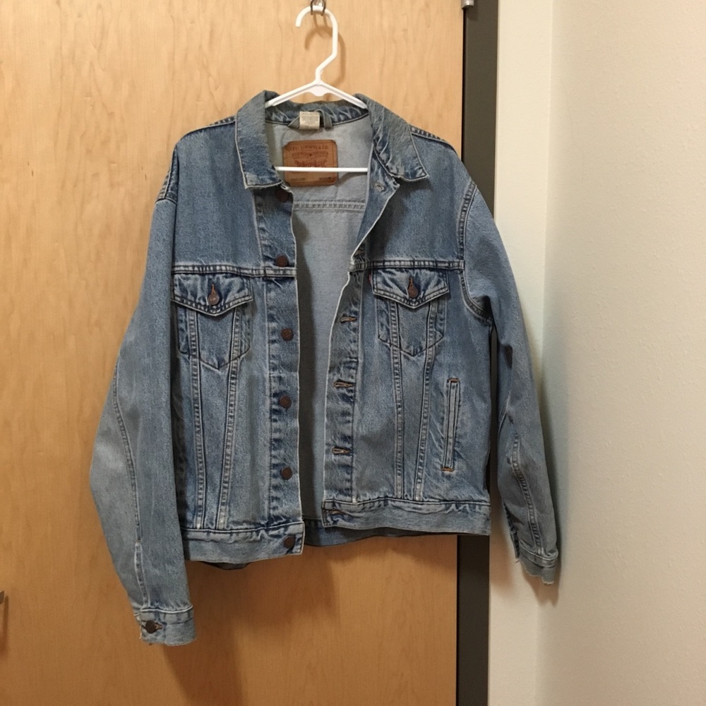 LEVIS DENIM JACKET